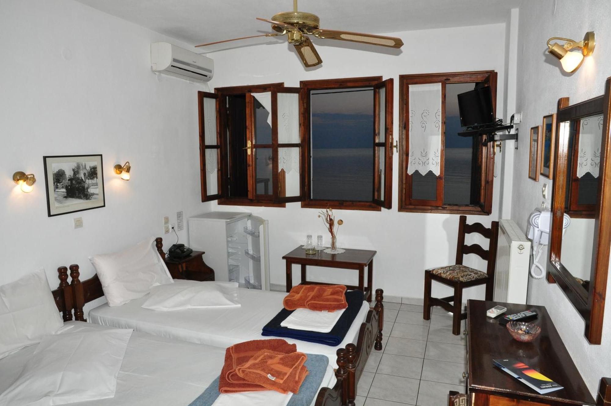 Hotel Hagiati Хорефто Екстериор снимка